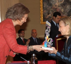 Su Majestad la Reina entrega el Premio de Inserción Laboral de Personas con Discapacidad a la directora general de Personas y Organizaciones de Repsol